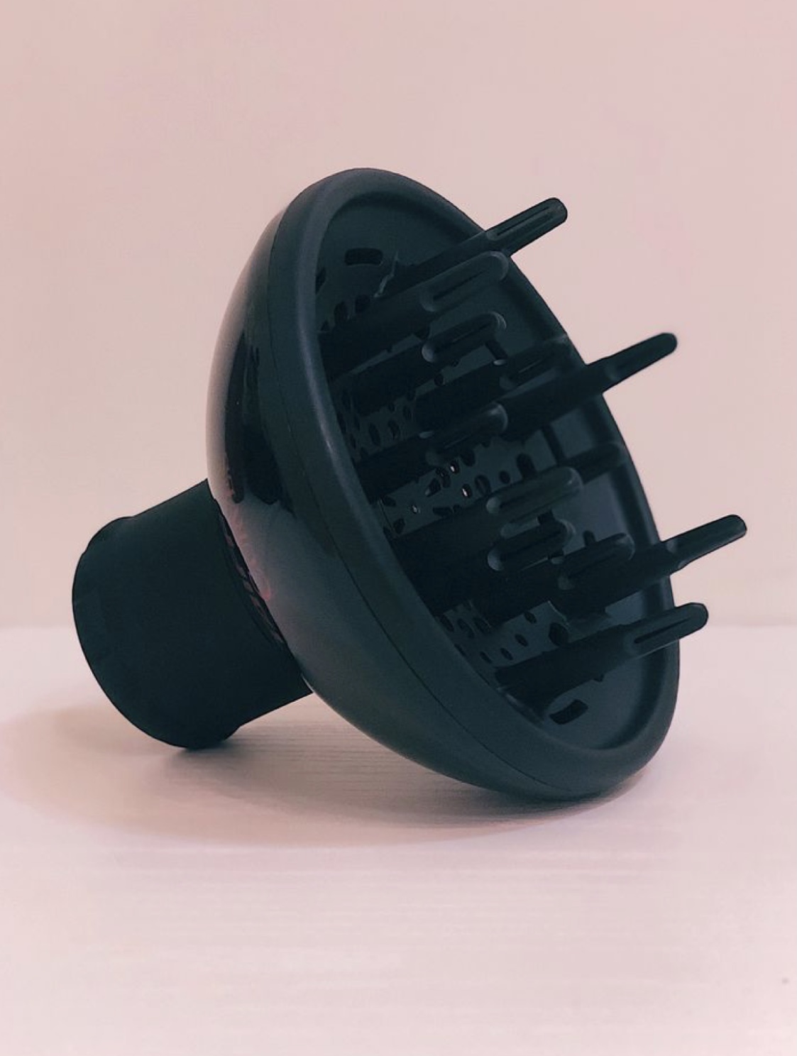 دیسپانسر مشکی پخشکننده آرایش، دستگاه توزیعکننده آرایش، اسپریکننده آرایش، دیسپانسر لوازم آرایشی، پمپ آرایشی